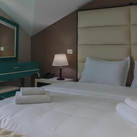"L'Art De Vivre" Resort Korce Eksteriør billede