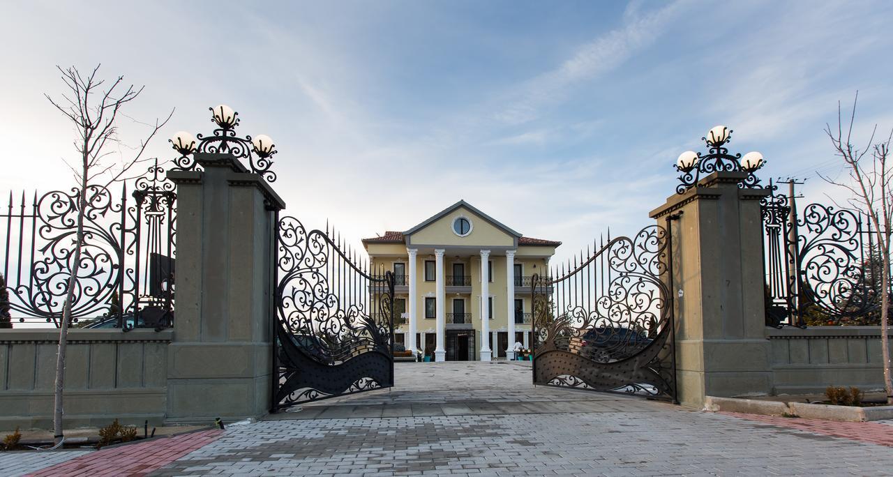 "L'Art De Vivre" Resort Korce Værelse billede