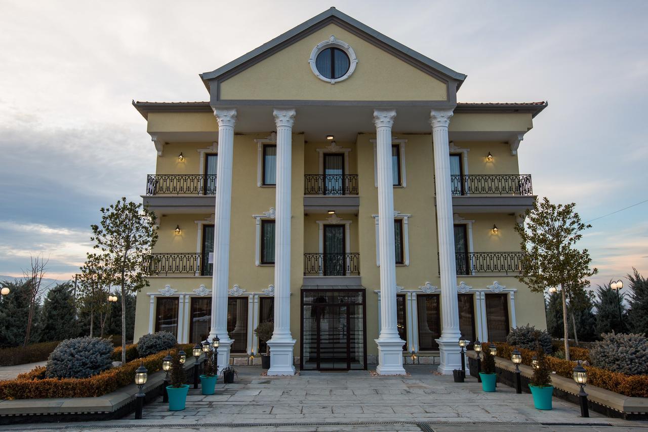 "L'Art De Vivre" Resort Korce Værelse billede