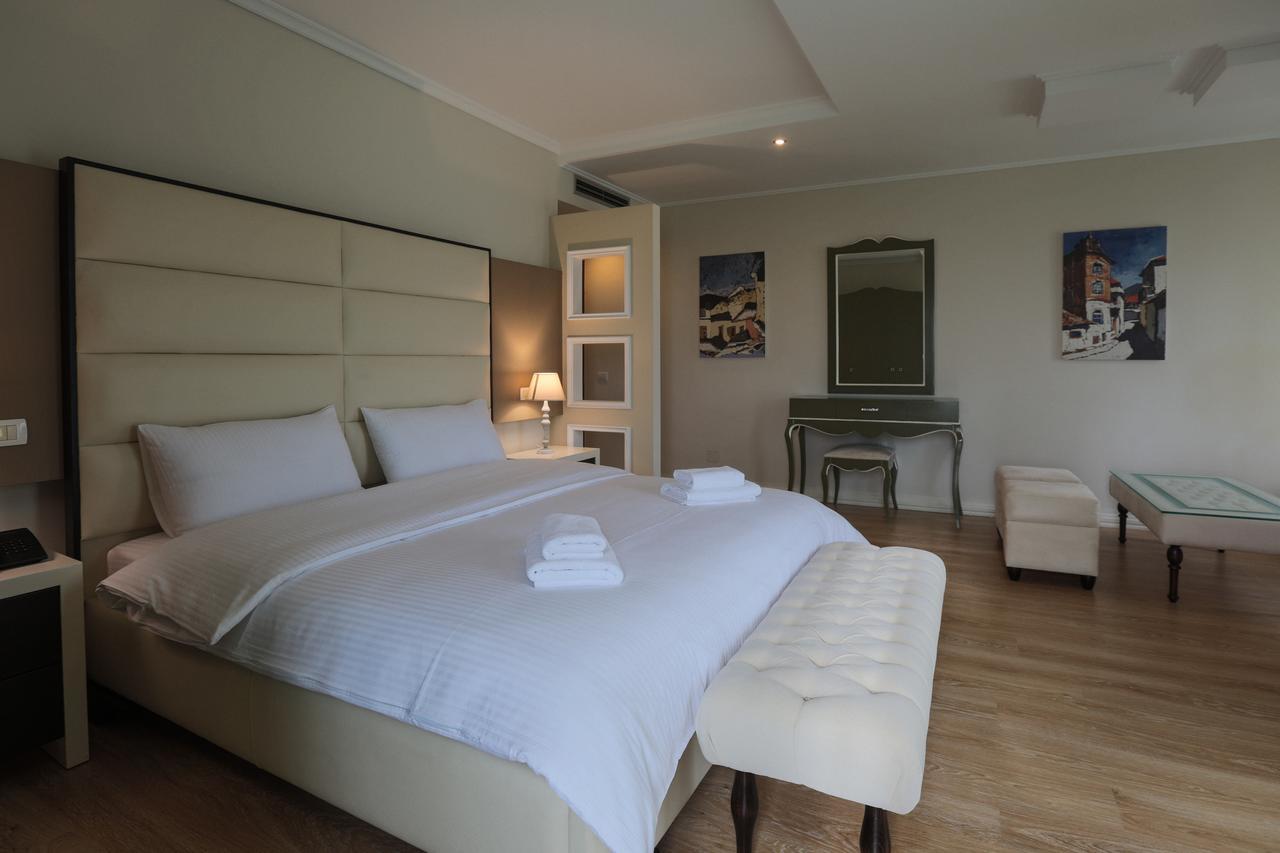 "L'Art De Vivre" Resort Korce Eksteriør billede