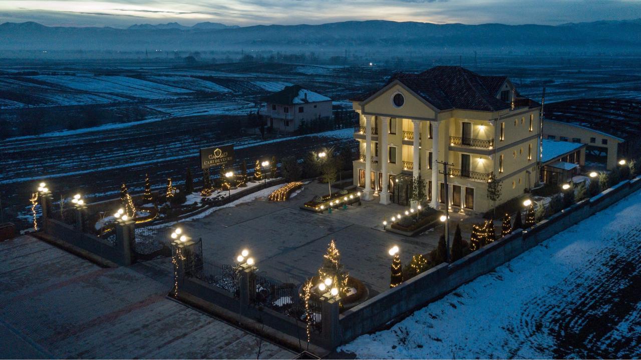 "L'Art De Vivre" Resort Korce Eksteriør billede