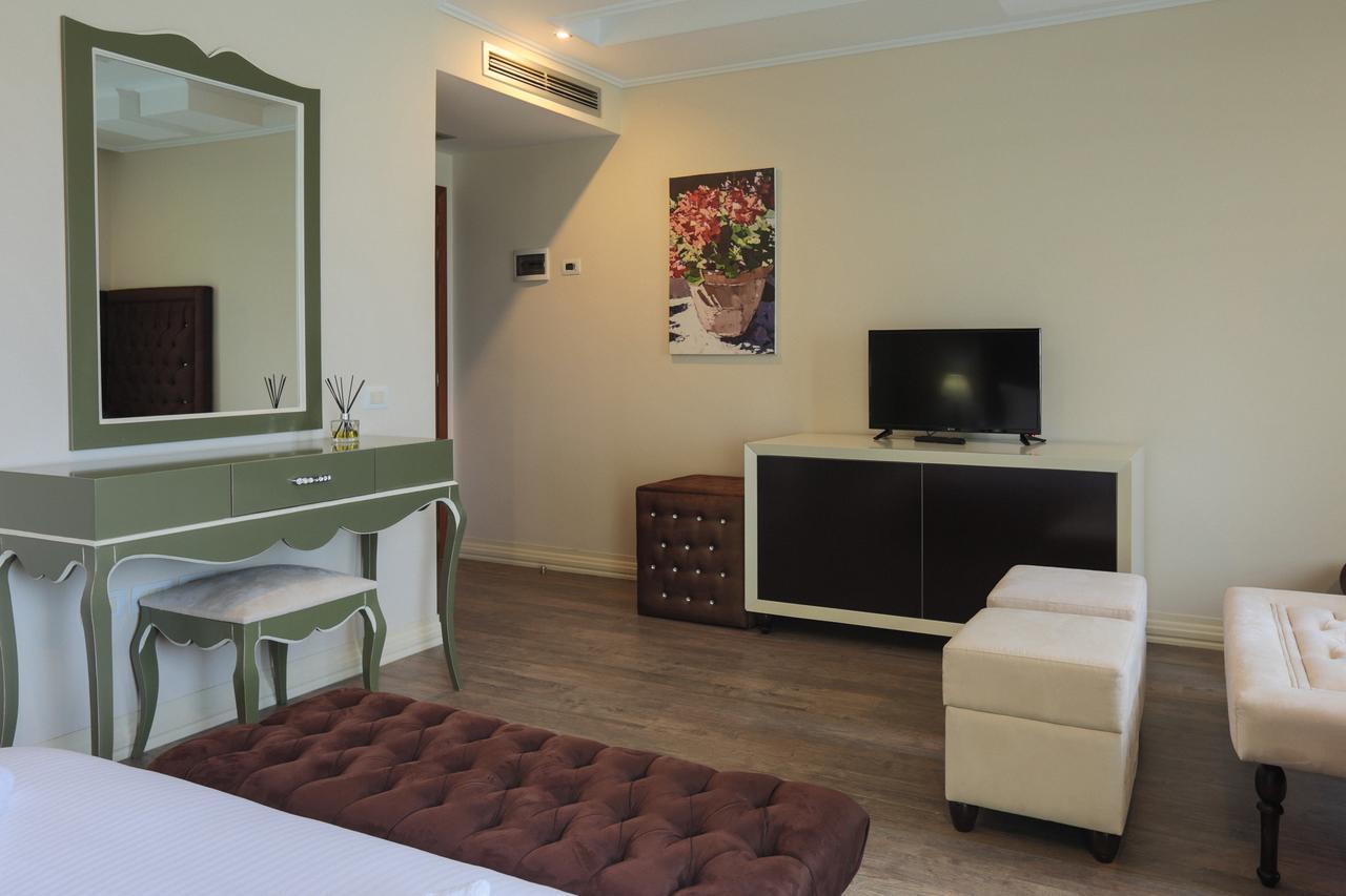 "L'Art De Vivre" Resort Korce Eksteriør billede