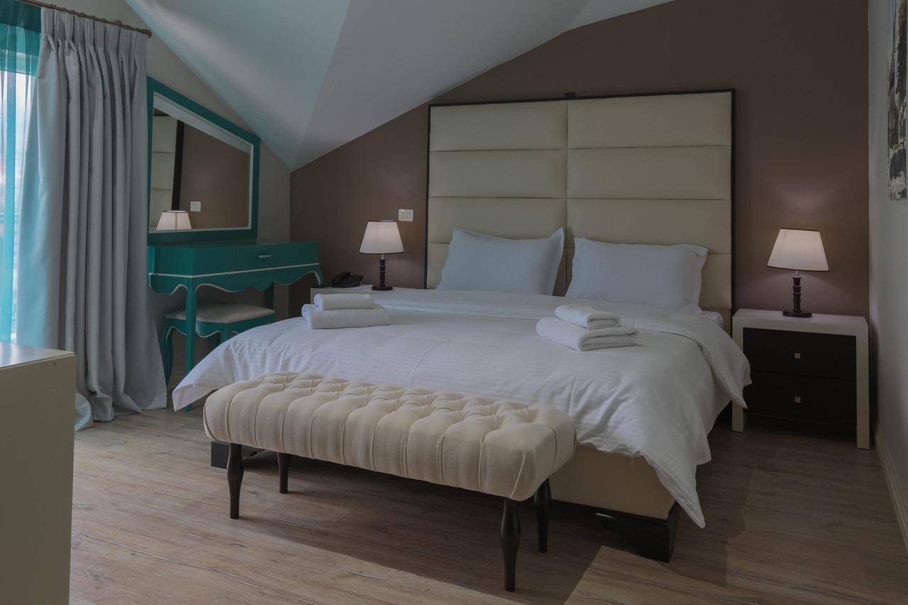 "L'Art De Vivre" Resort Korce Eksteriør billede