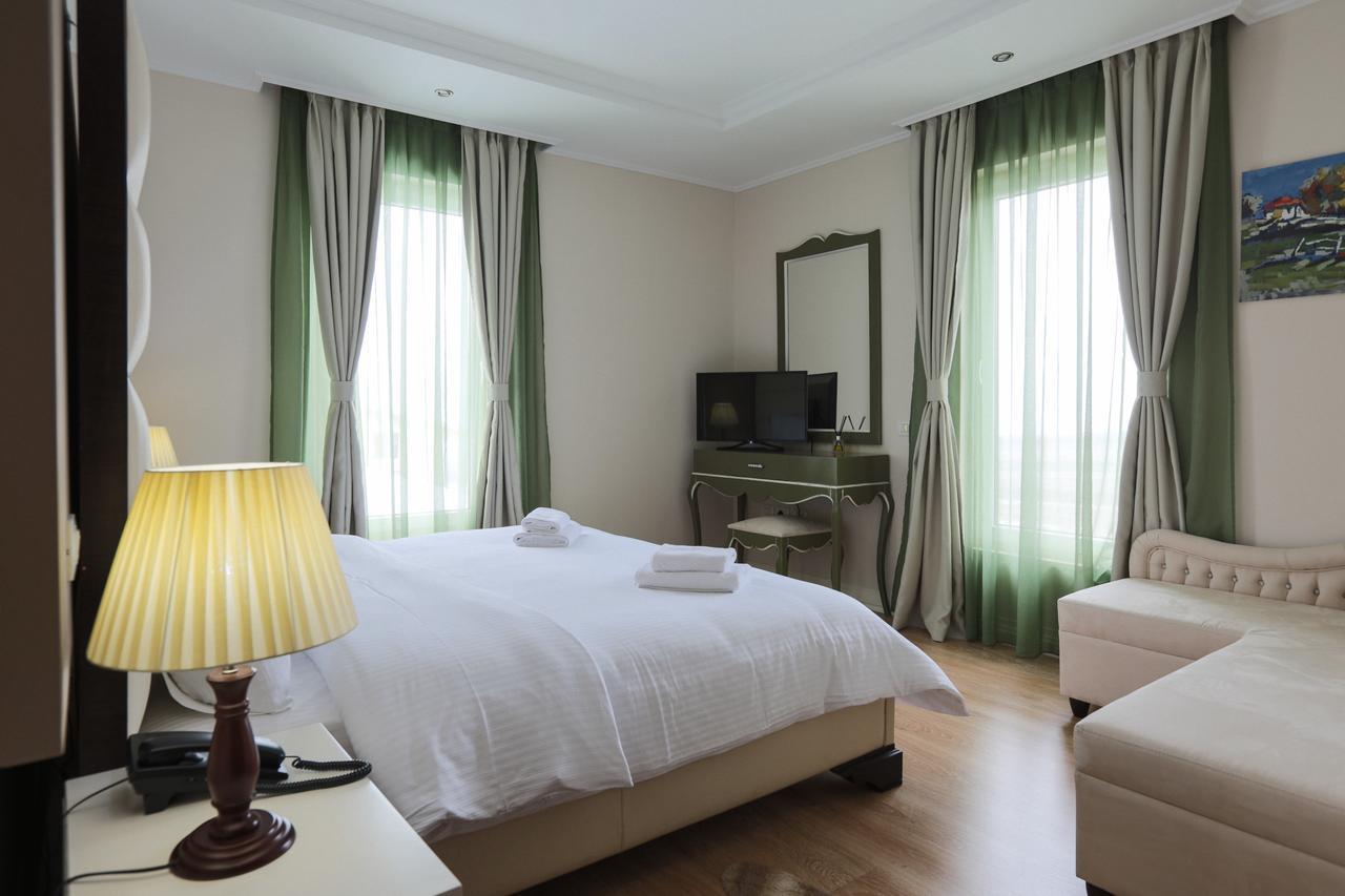 "L'Art De Vivre" Resort Korce Eksteriør billede